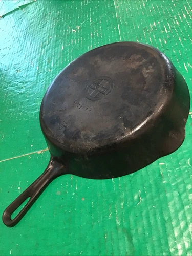 Griswold Cast Iron Skillet No. 7 Erie PA 701 B Sits Flat Small Logo
