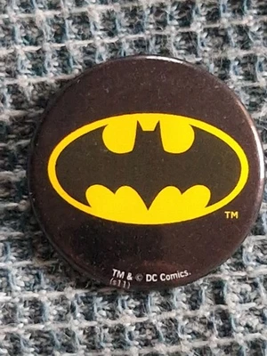 Vintage Batman 1989 Badge Excellent Condition - Image 1 of 3