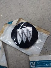 Nos Buick Tri-shield Wheel Center Cap Emblems Silver 1357241
