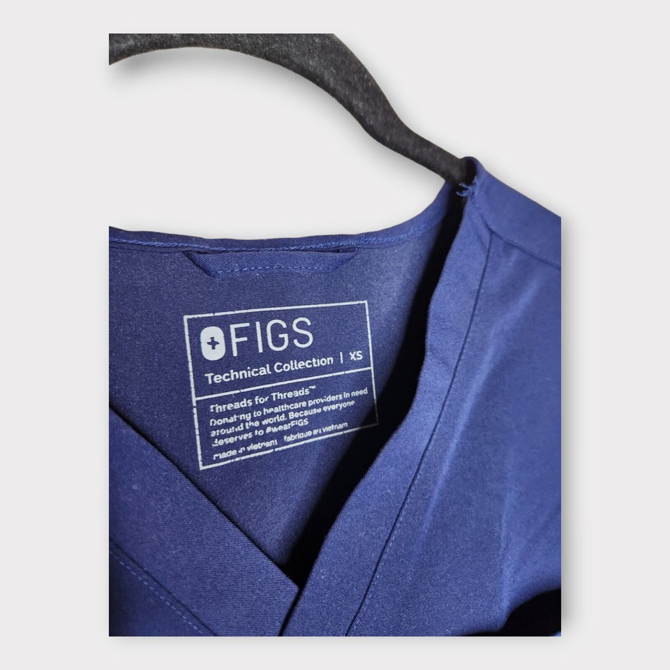 FIGS Blue Catarina VNeck Scrub Top Short Sleeve Nurse Hospital Women's