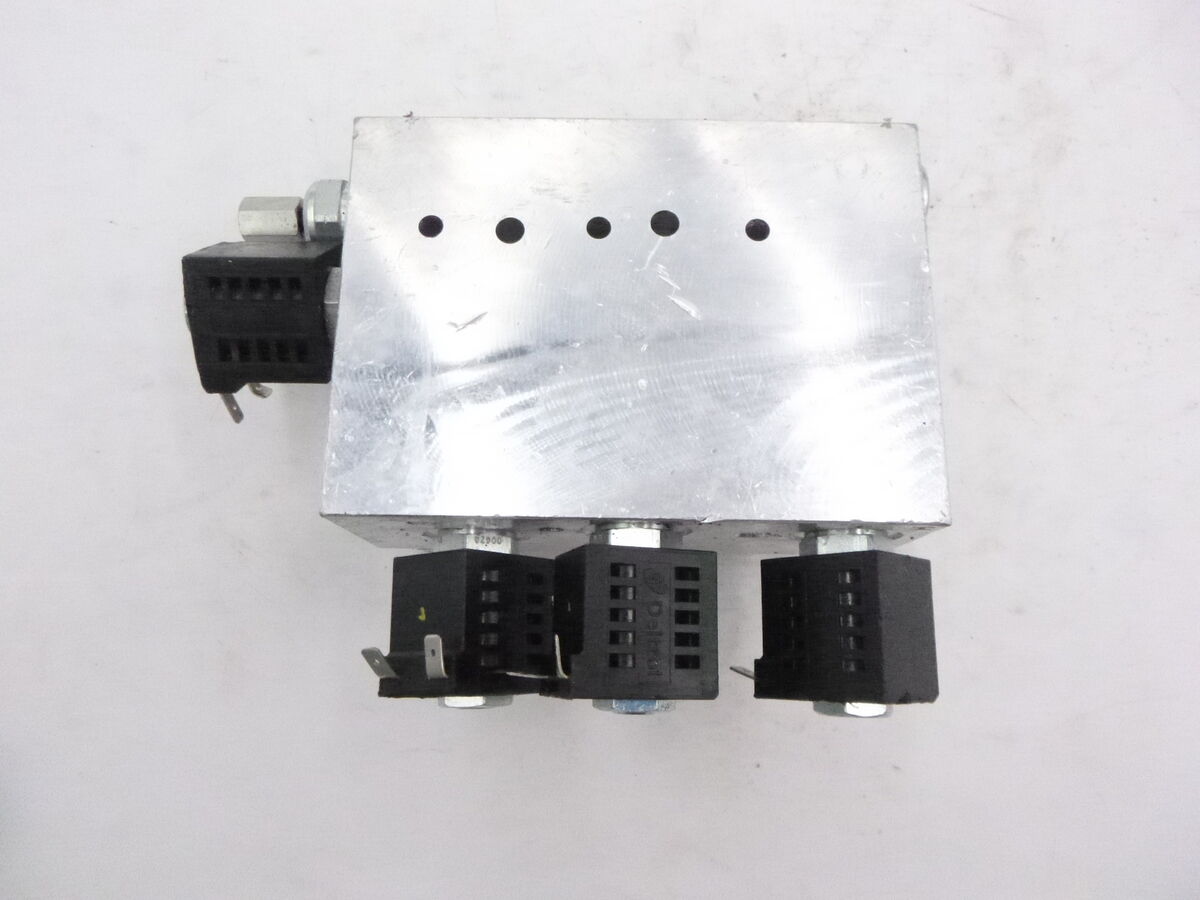 Maxon Liftgate Valve Assembly 12VDC 4W/4W 297574 | eBay Maxon Liftgate Valve Assembly 12VDC 4W/4W 297574 | eBay