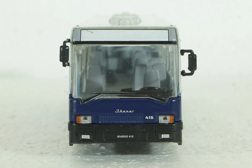 Ikarus-415, blue/white, KULTOVNI AUTOBUSY, Altaya 1:72 - Image 2 of 4