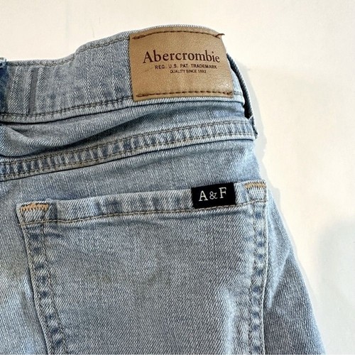 Abercrombie Girls Classic Blue Denim Shorts Floral Embroidered Detail SZ 9/10 - Picture 6 of 9