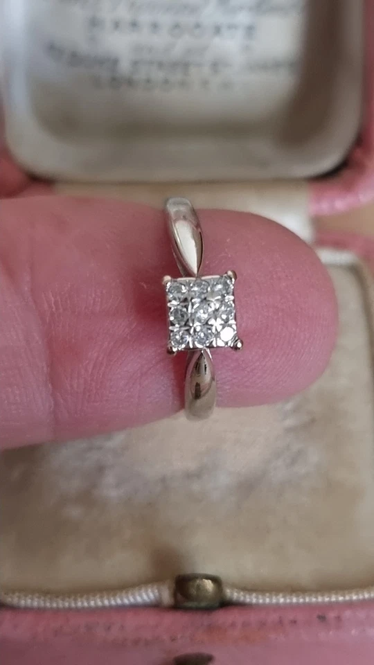 Diamond Engagement Ring White Gold Hallmarked Gorgeous - Image 4 of 4