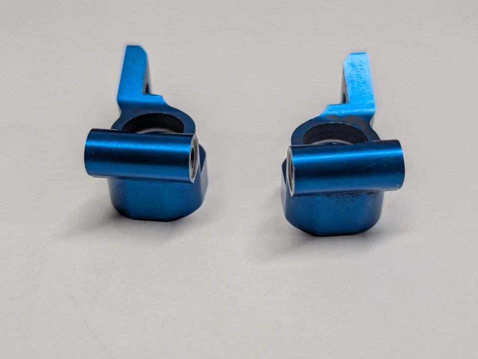 RC10 B4 T4 Sc10 Aluminum Rear Hub Set Pair 0.0 deg Factory Team FT 9864 - Image 4 of 4