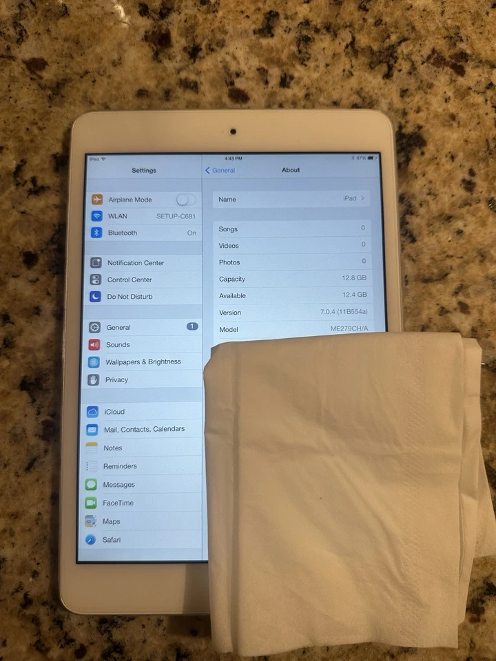 Apple iPad Mini 2 - 16GB - Silver - Wifi - Great Condition - IOS 7.0.4 - Image 3 of 4