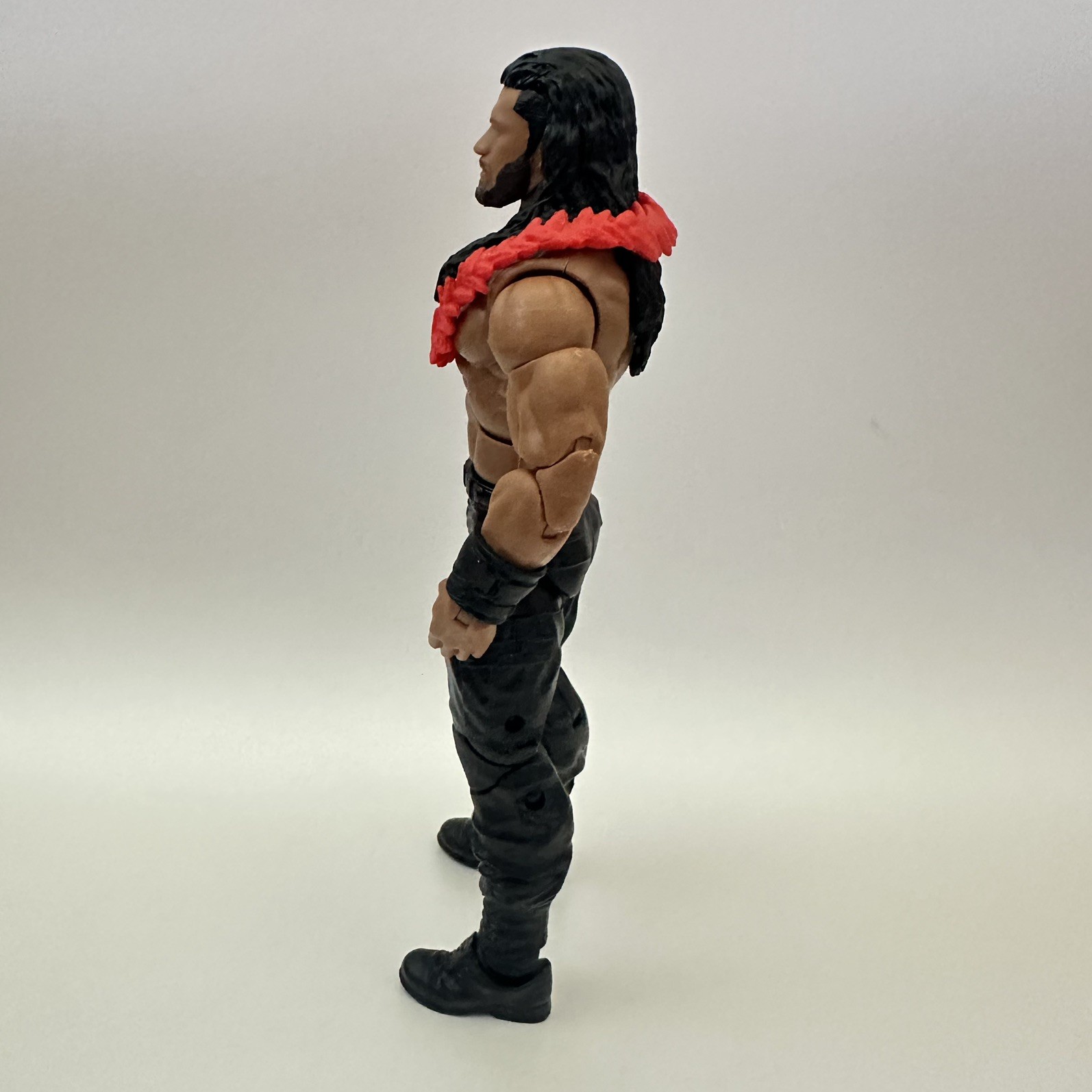 WWE Elite Series 88 Roman Reigns Wrestling Figure. image 5