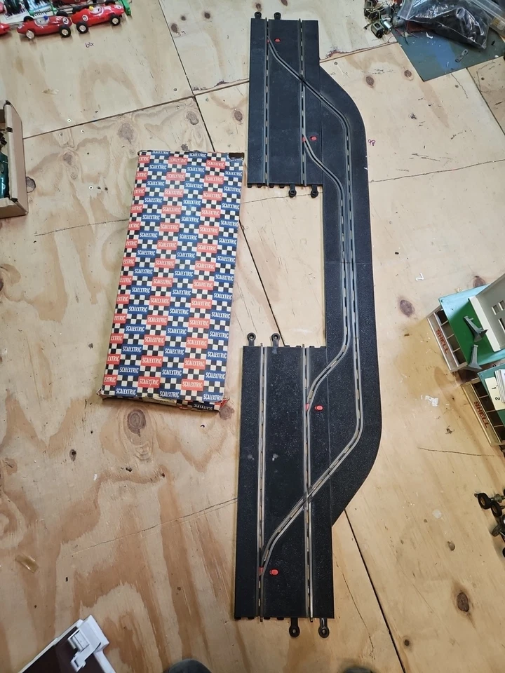 Scalextric PT90 Pitstop Set, Boxed. - Image 1 of 1