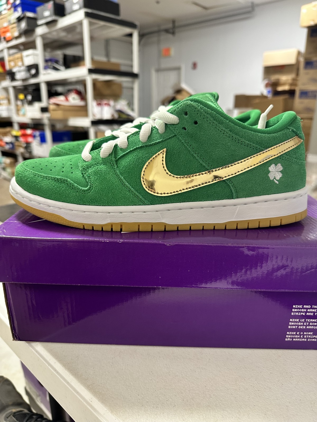 Size 10M/11.5W - NIKE SB DUNK LOW ST. PATRICKS DAY NIKE SB DUNK LOW ST. PATRICKS