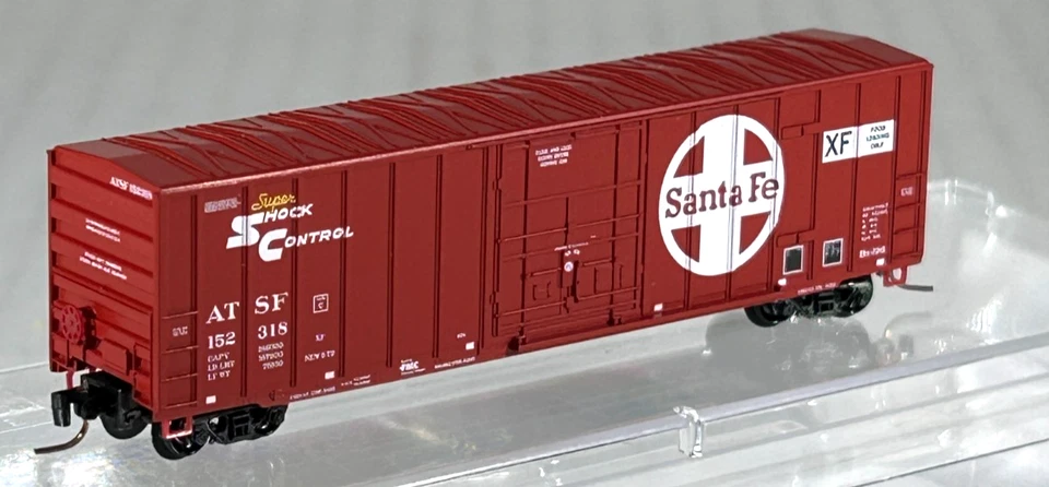 MICRO-TRAINS Z SCALE 50' RIB SIDE BOX CAR ATCHISON, TOPEKA & SANTA FE 51100273 - Image 3 of 3