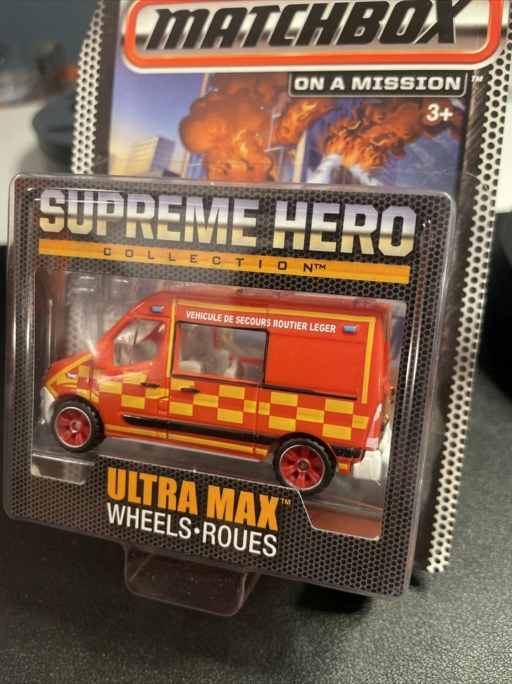 Matchbox Supreme Heros Renault Master Ambulance Fire Rescue First Responder - Image 4 of 4