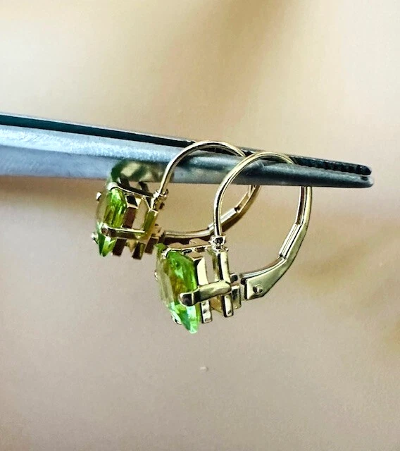 Estate 14K 黄金公主切割橄榄石耳环 — 第 4/4 张图片