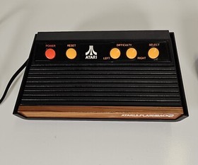 Atari vintage Flashback 2 video game console 2 wireless controllers power supply