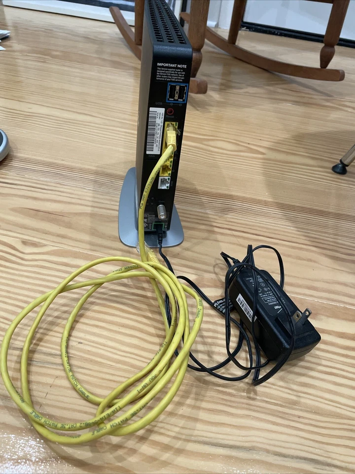 Verizon G1100 Fios Wireless Wifi Router Modem W/ Power And Ethernet Cables - Image 2 of 4