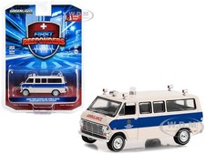 1969 FORD ECONOLINE AMBULANCE "ONTARIO HOSPITAL" 1/64 BY GREENLIGHT 67040 A