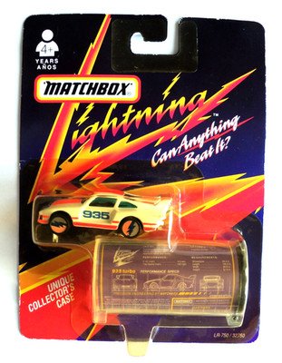 MATCHBOX LIGHTNING CARS PORSCHE 935 WHITE WITH COLLECTOR CASE & SPEC SHEET NIP
