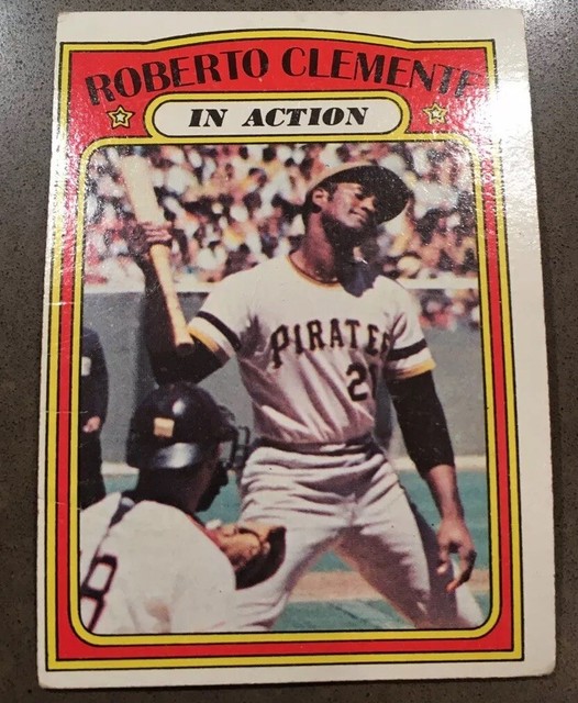 1972 Topps 310 Roberto Clemente In Action Baseball Card EX Condition