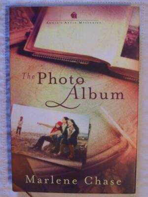 The Photo Album (Annie's Attic Mysteries) - Hardcover - VERY GOOD