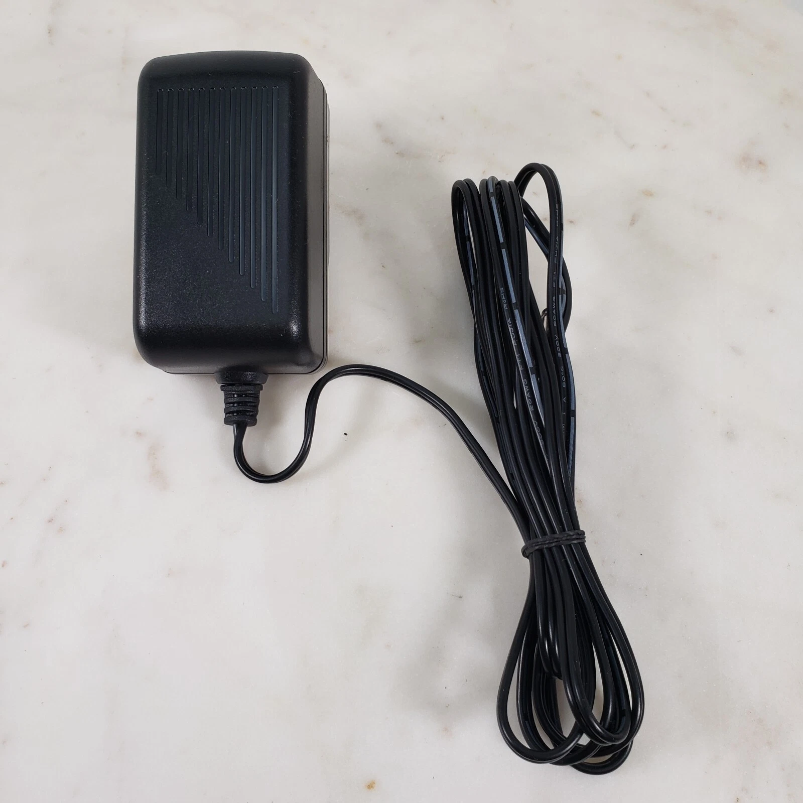 Fujia FJ-SW1201500N スイッチング アダプター 12V 1500mA テスト済み - 画像1/5