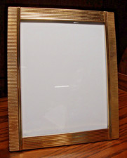 PHOTO FRAME Gold-Tone Ribbed Glossy Ornate Free-Standing/Wall 8"x10" Picture G30