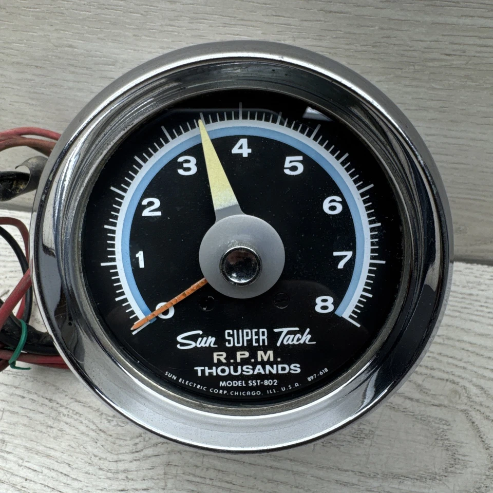 Vintage Sun SUPER Tach 8K 8000 RPM Blueline Tachometer SST-802 w/ Bracket - Image 2 of 4