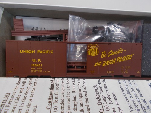 INTERMOUNTAIN ~ UNION PACIFIC 10' ALTO AAR BOX CAR # 190421 ~ KIT ~ ESCALA HO | Zustand: New