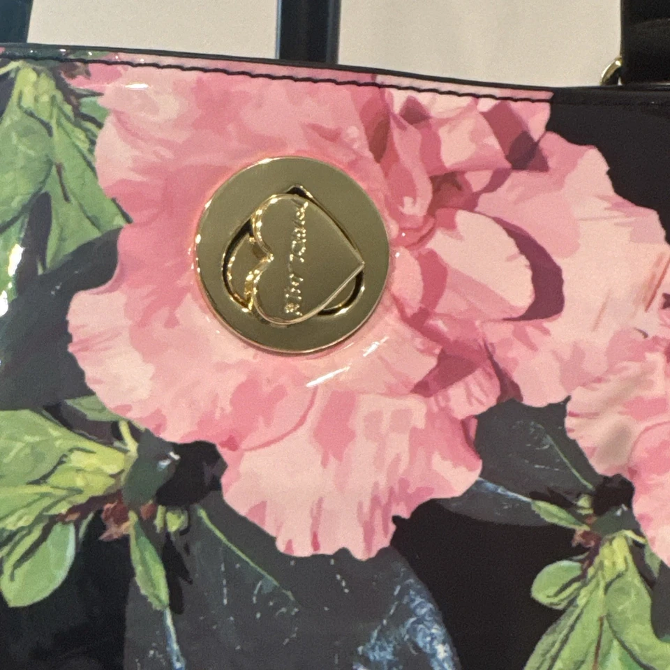 Сумка с короткими ручками ночная Lov Betsey Johnson Jaycee лаванда цветочный узор - Изображение 3 из 4