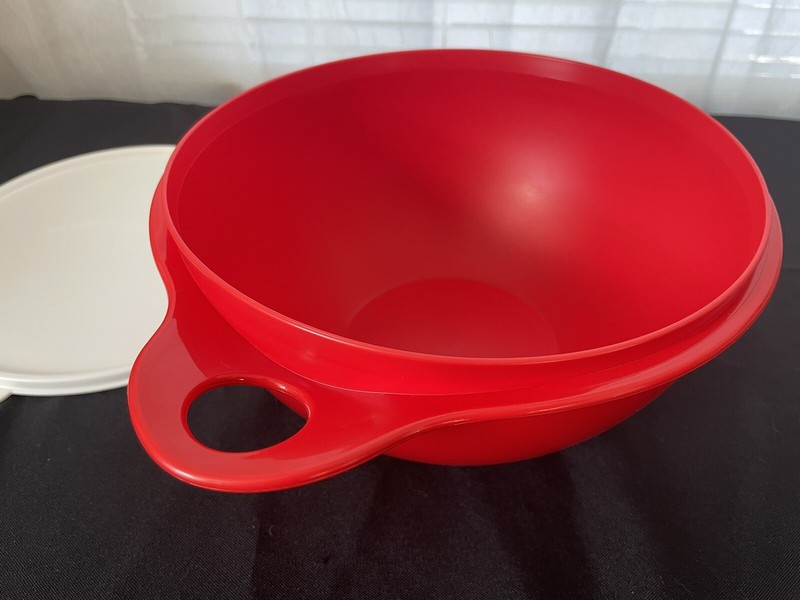 NEW TUPPERWARE Thatsa Bowl Jr 12 Cup CHILI RED w/Airtight Seal~BPA Free~FastShip