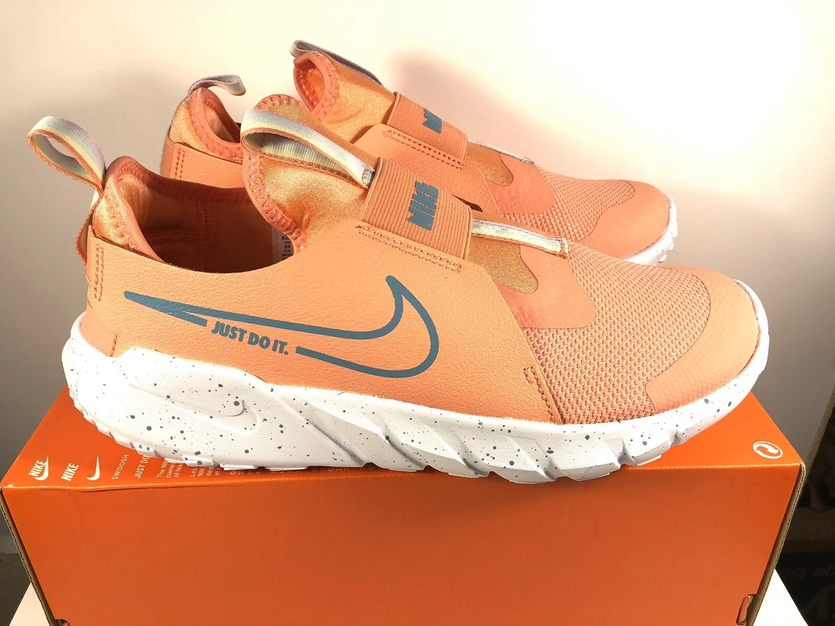 Nike flex runner size 7 hot sale