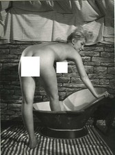NU FEMININ au bain vers 1950 photo 18 x 13 cm TUB