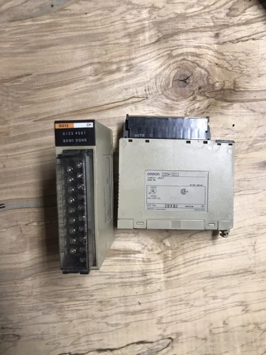 Lot Of 2 OMRON C200H-ID212 16 Point 24V DC Input PLC Module