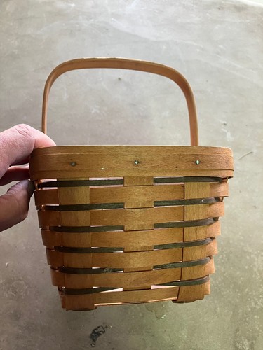 Collectible Handmade Longaberger Heartland Spring Basket - Picture 2 of 8
