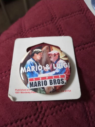 1993 VTG Video Game Nintendo Super Mario Bros Mario & Luigi Button Pin ,