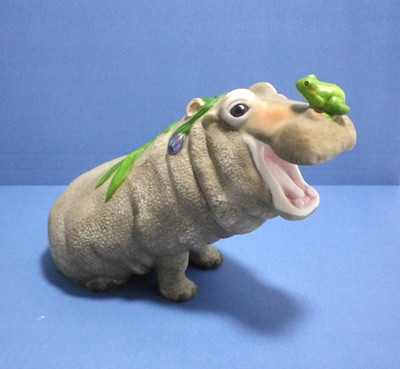 Franklin Mint Africa Wildlife Foundation  Hippo Figurine 1987 Along for the Ride