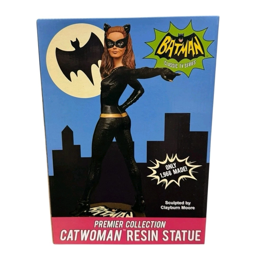 Diamond Select Batgirl Comic Book & Manga Collectible Figurines