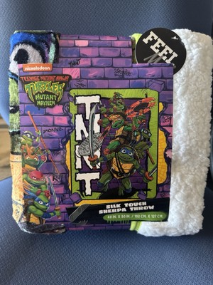 TMNT   Turtle  Terror  Silk Touch Reversible Sherpa Throw Blanket 40'' x 50''  NWT