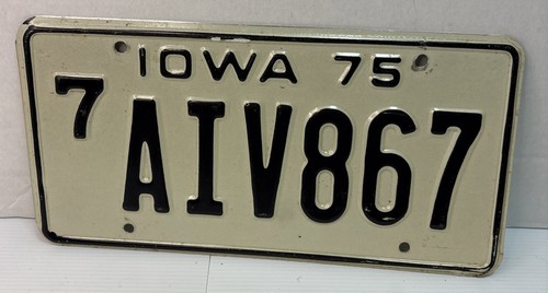 1975 Vintage Iowa License Plate Tag # 7AIV867