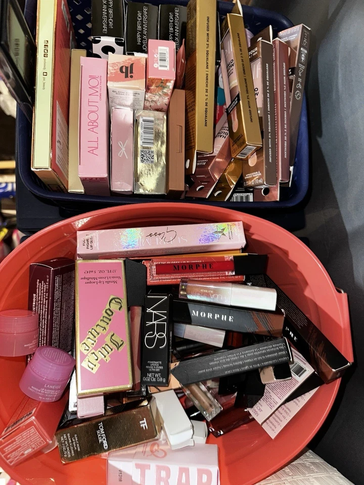 Paquete de maquillaje de alta gama Build A Foto 2 de 4