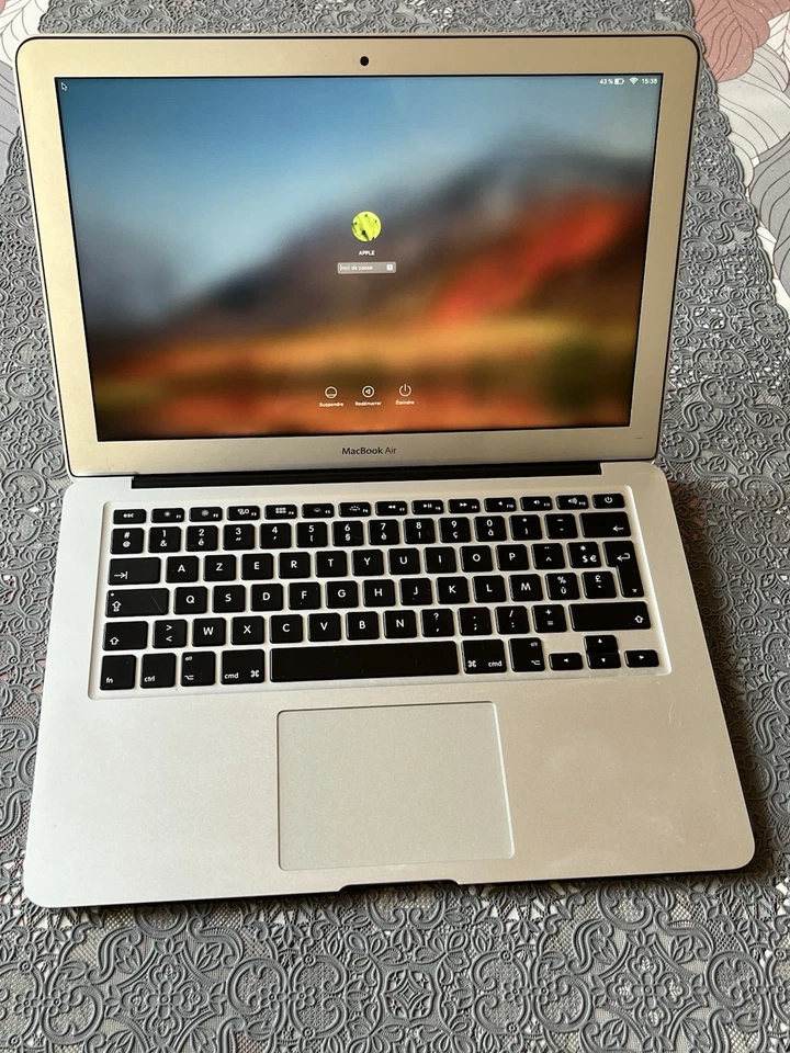 Apple MacBook Air 13" 2017 · i5 · 8GB · 128GB, photo 1 sur 5