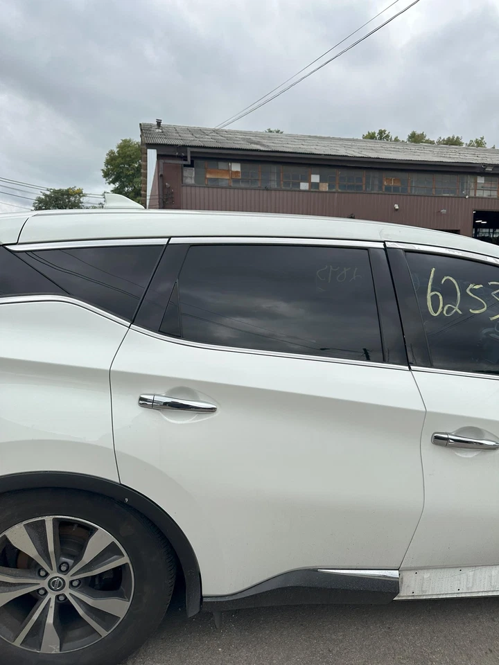 Used Rear Right Door Assembly Rear Side fits: 2020 Nissan Murano Rear Right Grad Foto 3 de 4