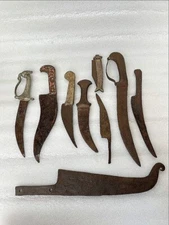 Old Iron Blade Unique Handle Parrot Carved Hand Forged Knife Khanjar Katar 9 Pc