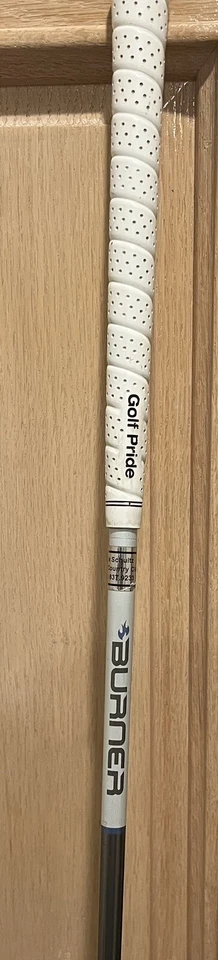 Quemador TaylorMade Rescate 4 madera 22 grados varilla de grafito damas flexible diestro 39 pulgadas Foto 4 de 4