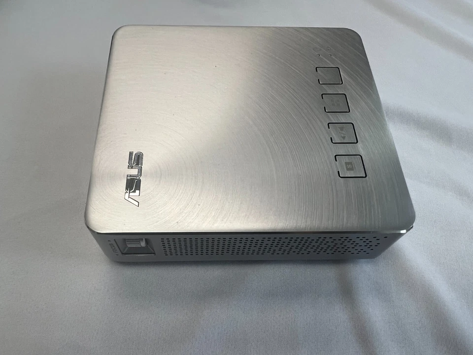 ASUS S1 Portable LED Projector, 200 Lumens, Built-in 6000mAh Battery - Image 2 of 4