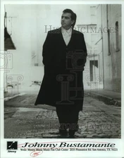 1995 Press Photo Singer Johnny Bustamante, Musician in portrait - sap09034