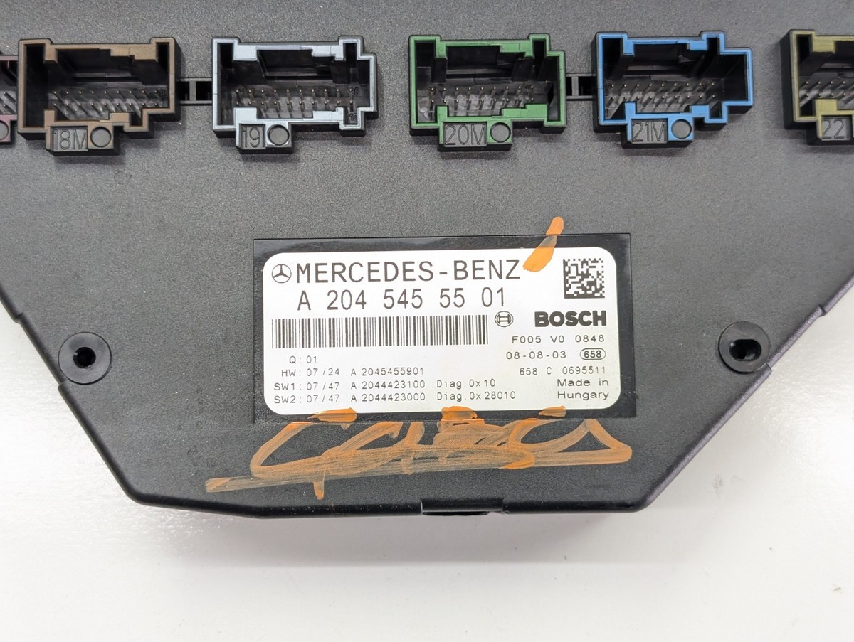 08-10 Mercedes W204 C300 C350 C63 Front SAM Module Relay Fuse Box