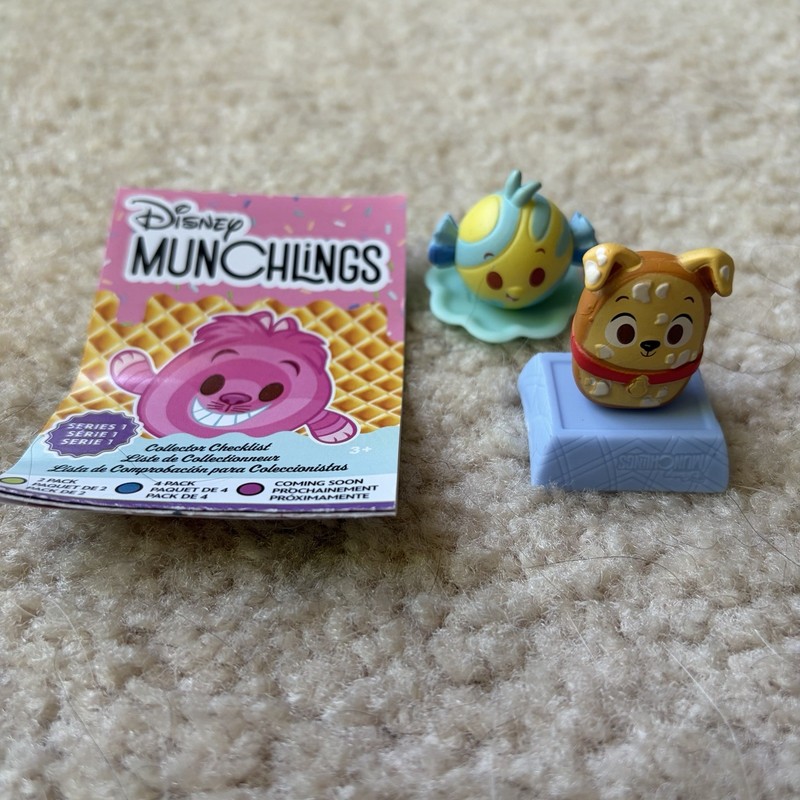 Disney Munchlings Series 1: Banana Berry Candy Flounder & Garlic Baguette Tramp