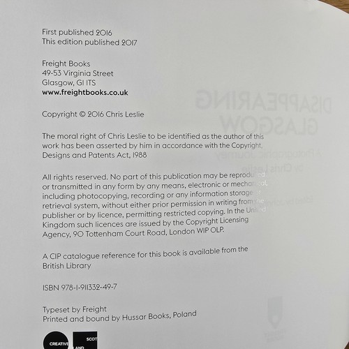 Disappearing Glasgow: A Photographic Journey Signed by Chris Leslie Paperback - Foto 12 di 19