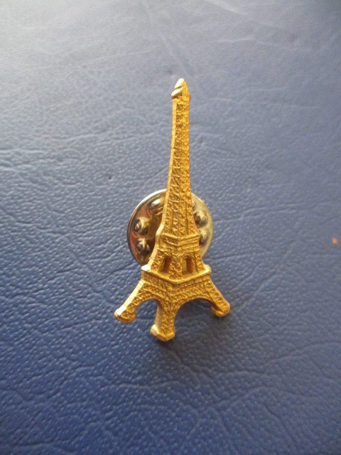 Vintage Eiffel Tower Lapel Pin Pin Tie Tack 1.25" Paris Souvenir  Gold Tone B12