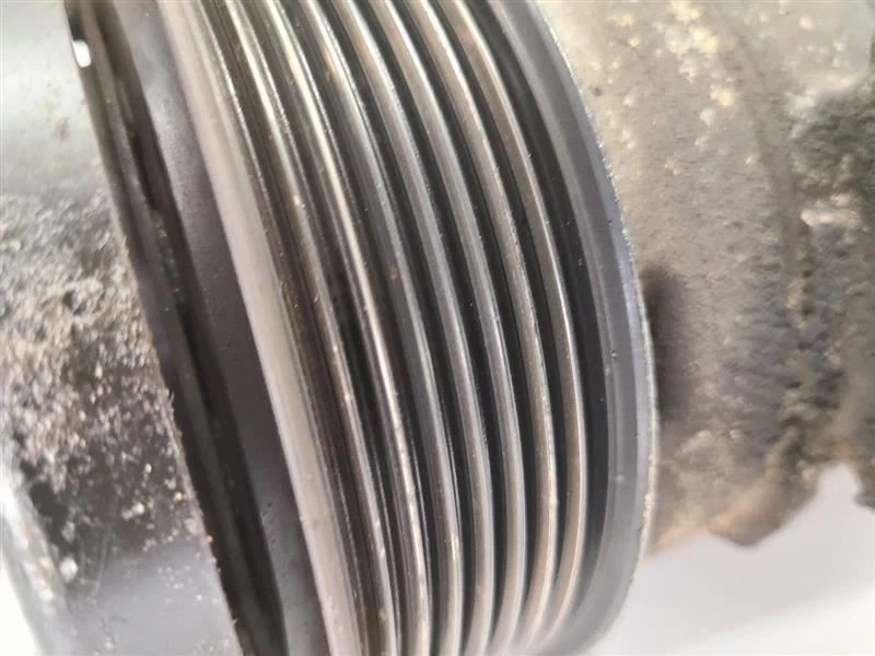 Toyota Tundra 2010-2017 compresor de aire acondicionado 8 cilindros 883200C160 Foto 3 de 4