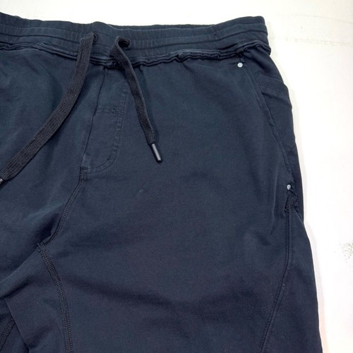 Lululemon schwarze Herren Trainingshose mit Kordelzug - Bild 4 von 12